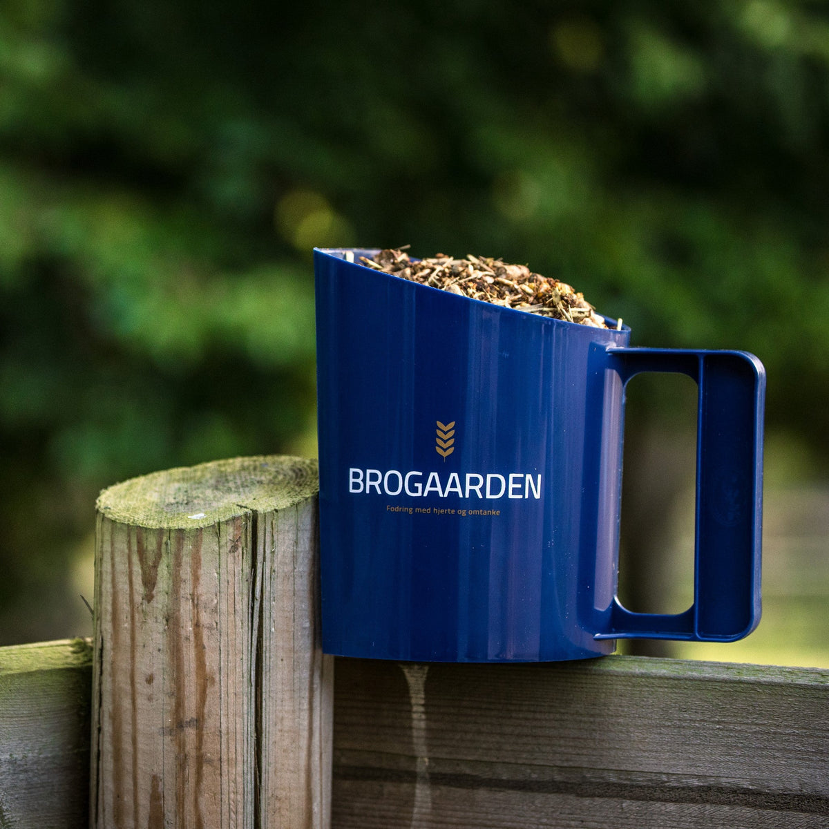 Brogaarden Fodermål 1,5 ltr til heste – billede 2