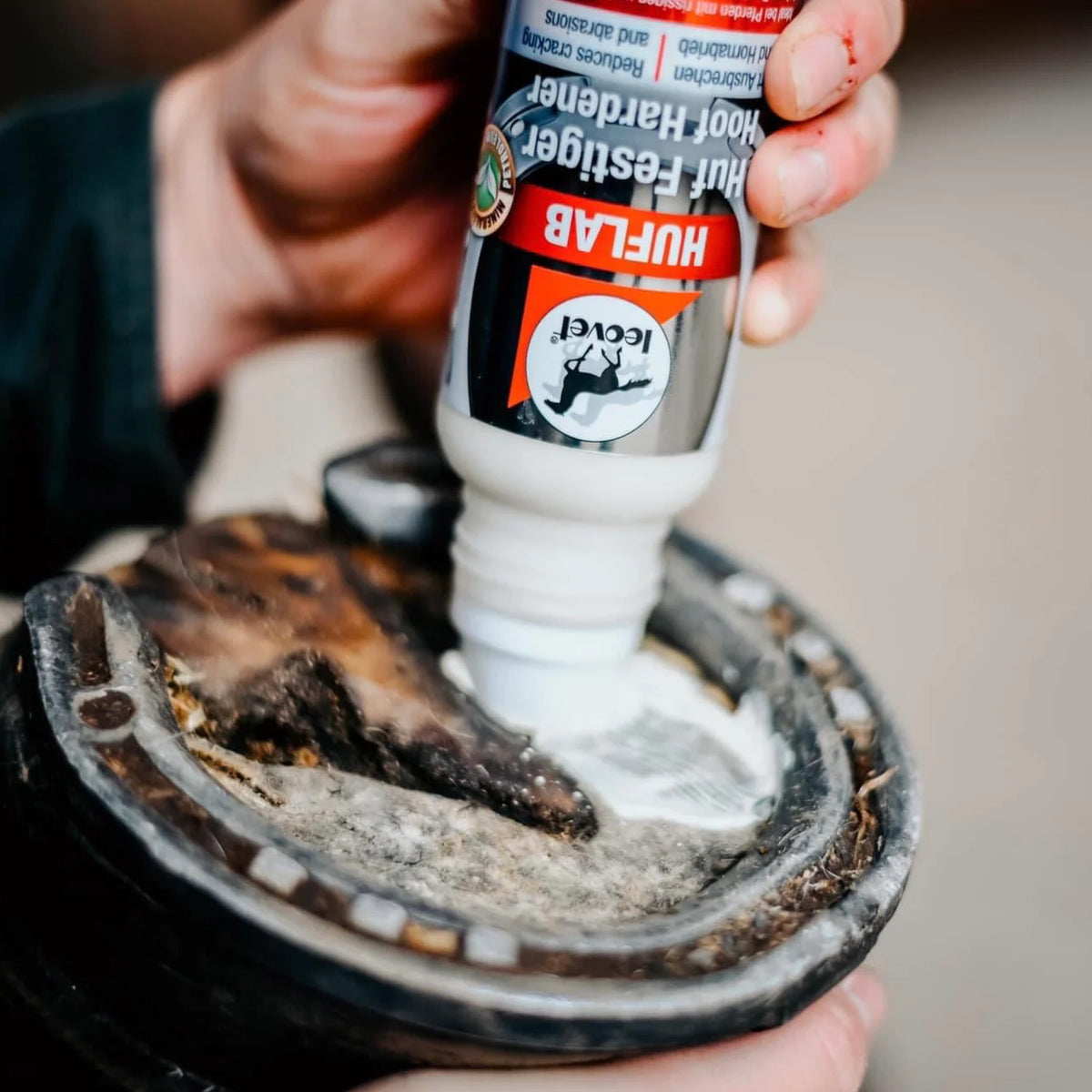 Leovet Hoof Lab Hoof Hardener i 200 ml flaske til heste – billede 2