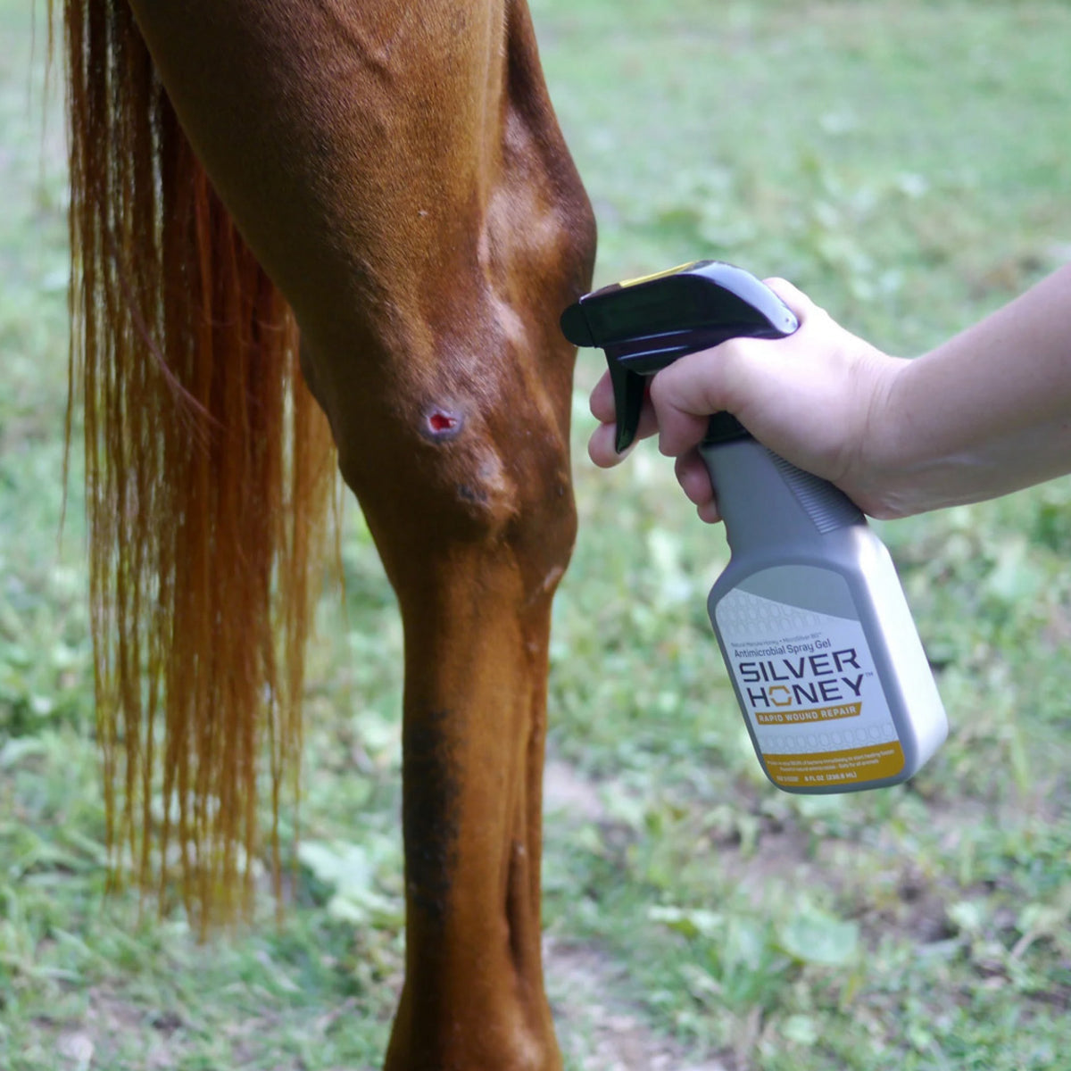 Absorbine Silver Honey Spray i 236 ml flaske til heste – billede 2